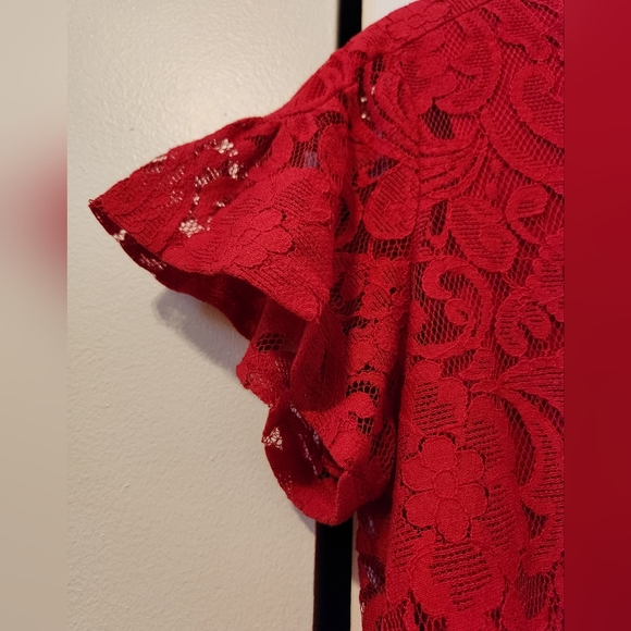 Liz Claiborne, Large Red Lace Top - Picture 5 of 5